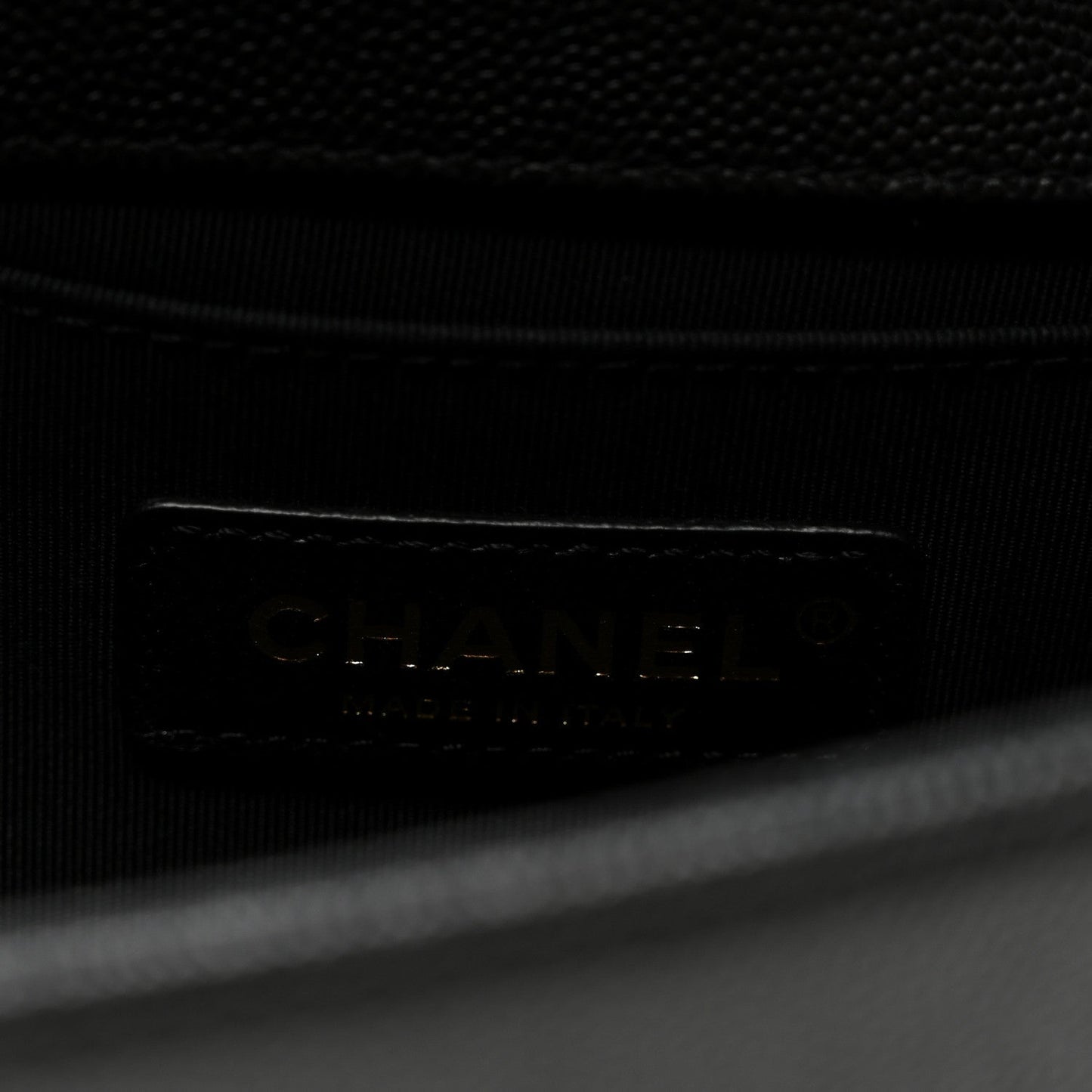 Caviar Quilted Medium Boy Flap Black