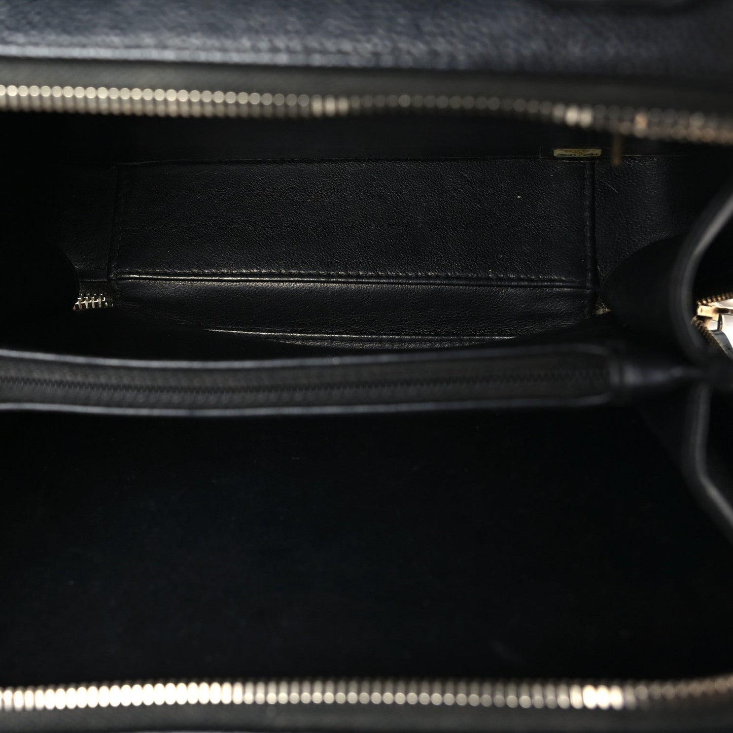 Caviar Quilted Medium CC Filigree Vanity Case Black
