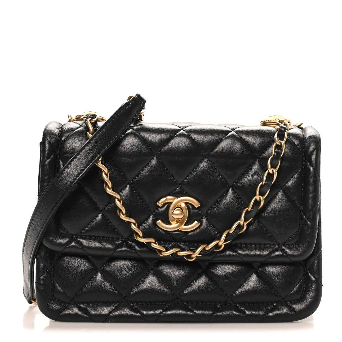 Shiny Lambskin Flap Clutch With Chain Black