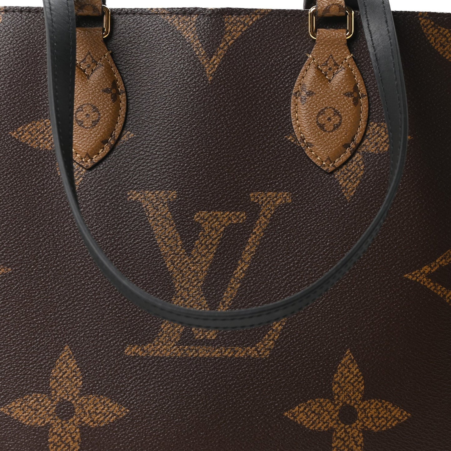 Reverse Monogram Giant Onthego MM