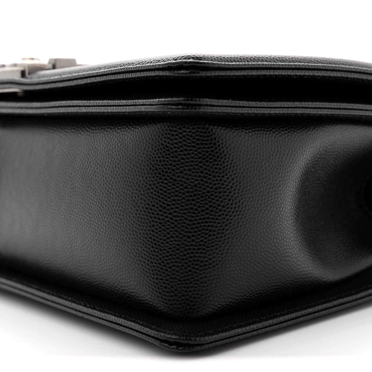 Caviar Quilted Medium Boy Flap Black