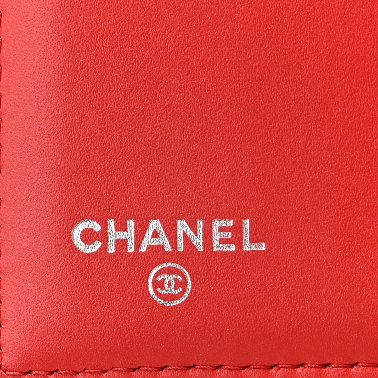 Caviar Quilted CC Zip Tri-Fold Wallet Red