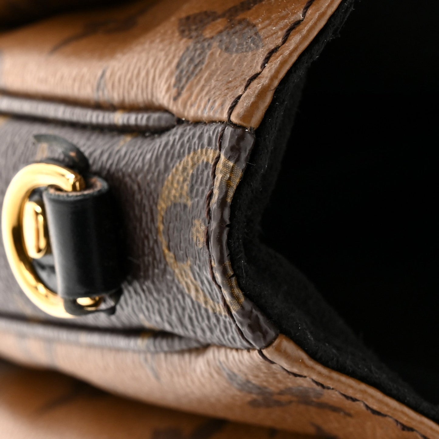 Reverse Monogram Pochette Metis