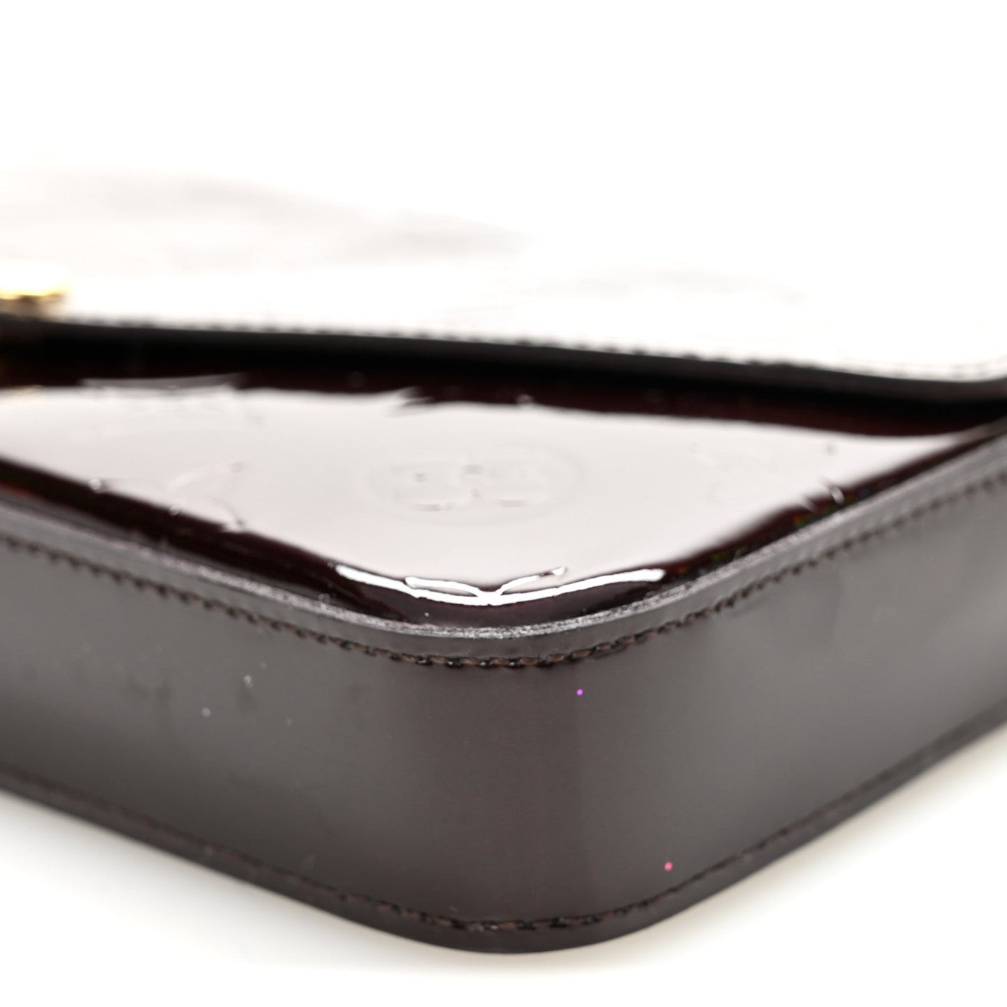 Vernis Pochette Felicie Chain Wallet Amarante