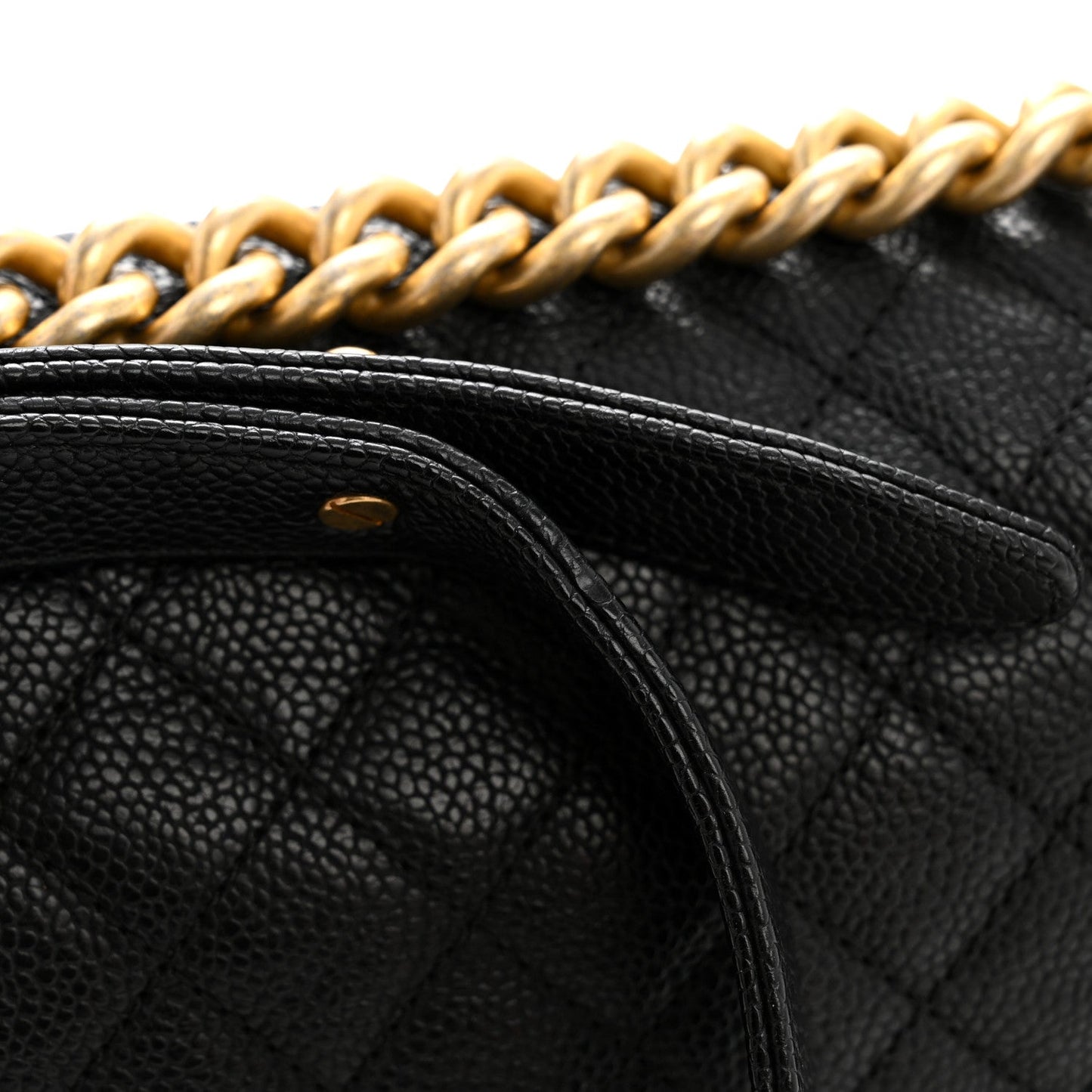 Caviar Quilted Medium Boy Flap Black