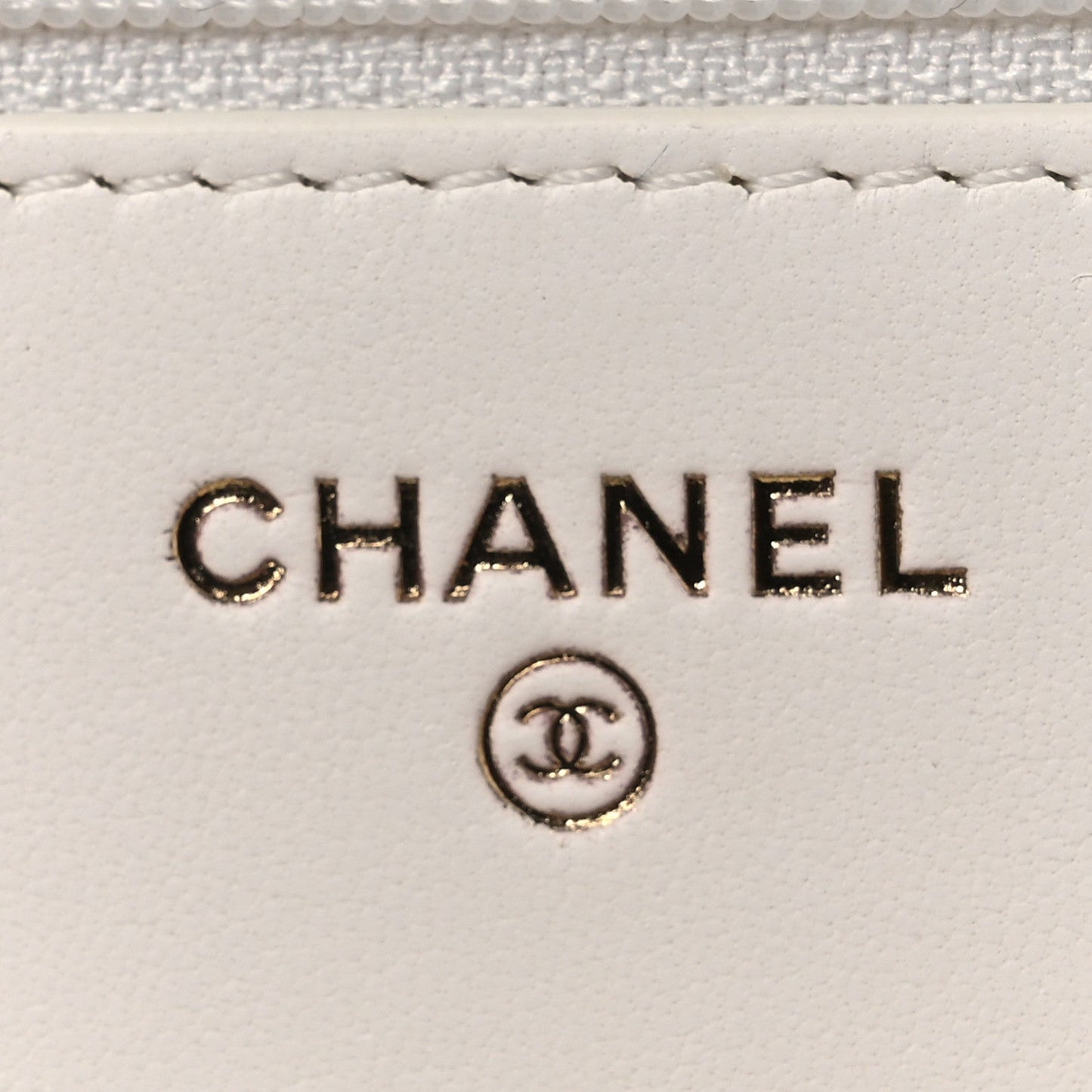 Lambskin Quilted CC Pearl Crush Wallet on Chain WOC White