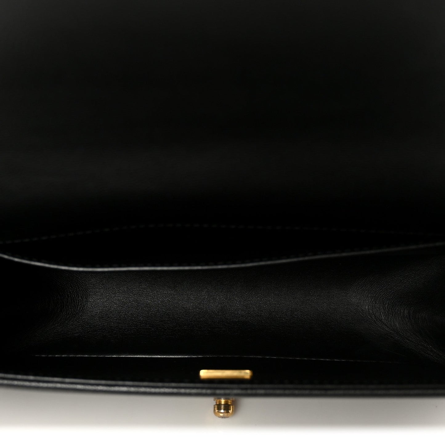 Caviar Quilted Medium Boy Flap Black