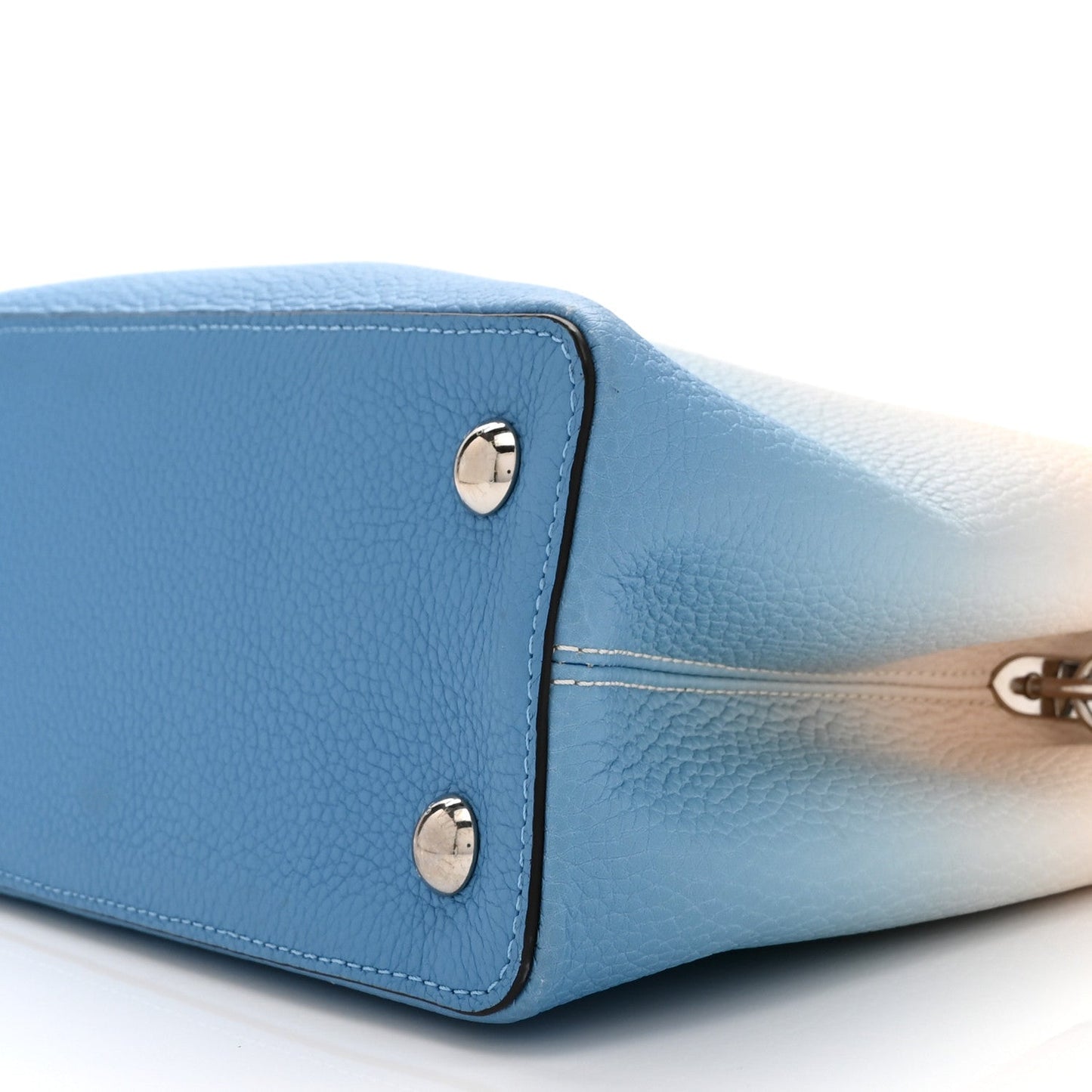 Taurillon Capucines MM Gradient Blue