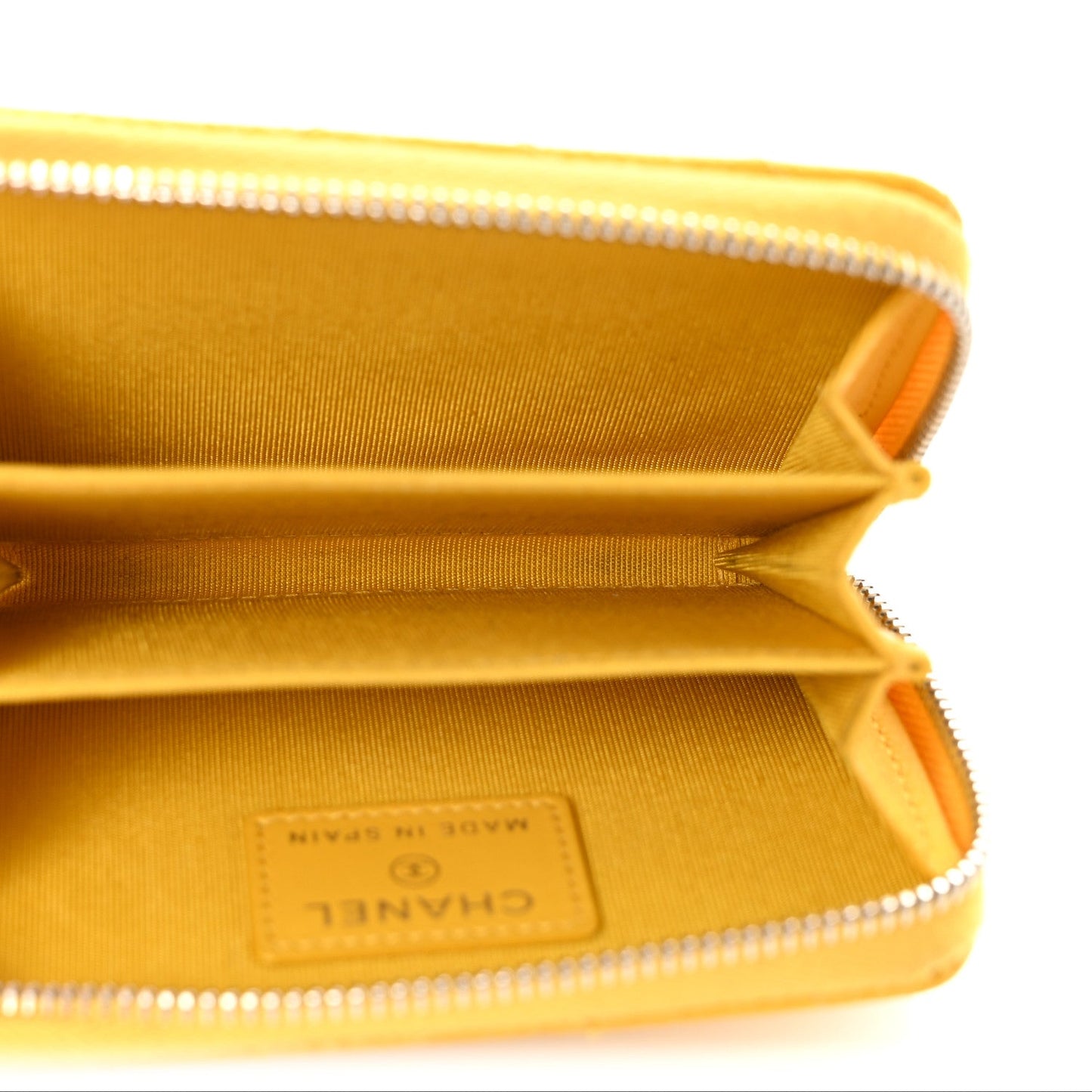 Caviar Chevron Quilted Zip Coin Purse Yellow