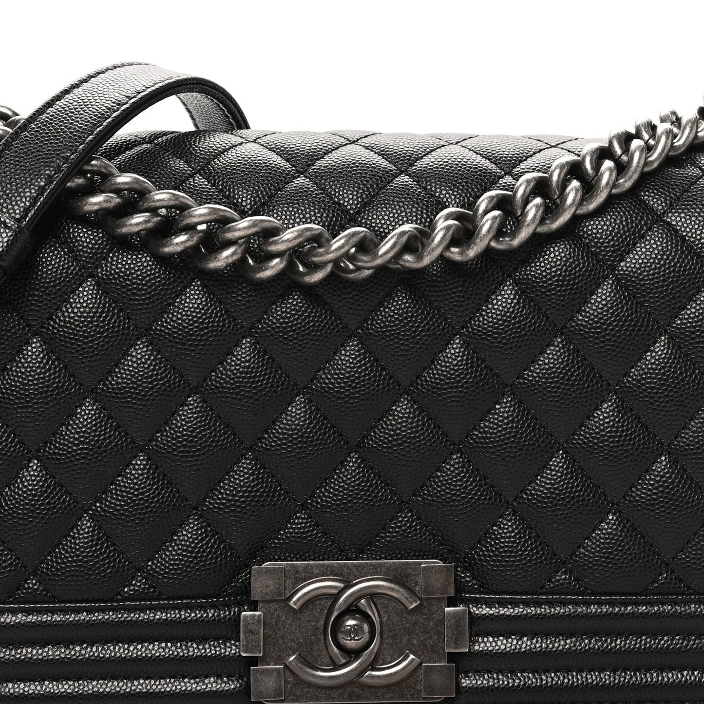 Caviar Quilted Medium Boy Flap Black