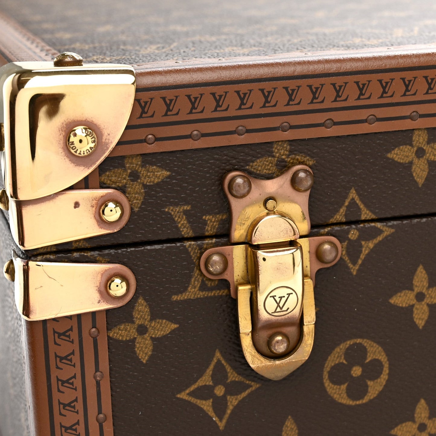 Monogram Bisten 50