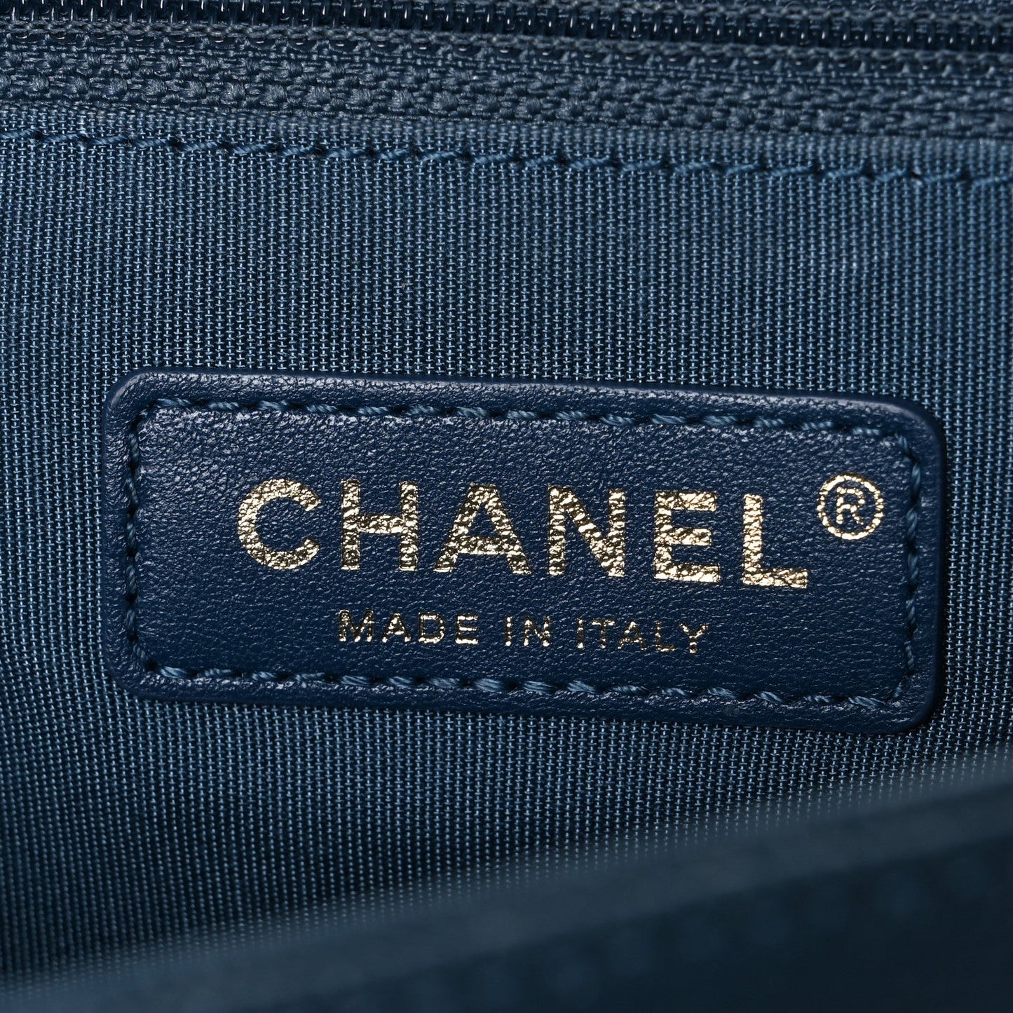 Caviar Chevron Quilted New Medium Boy Flap Blue