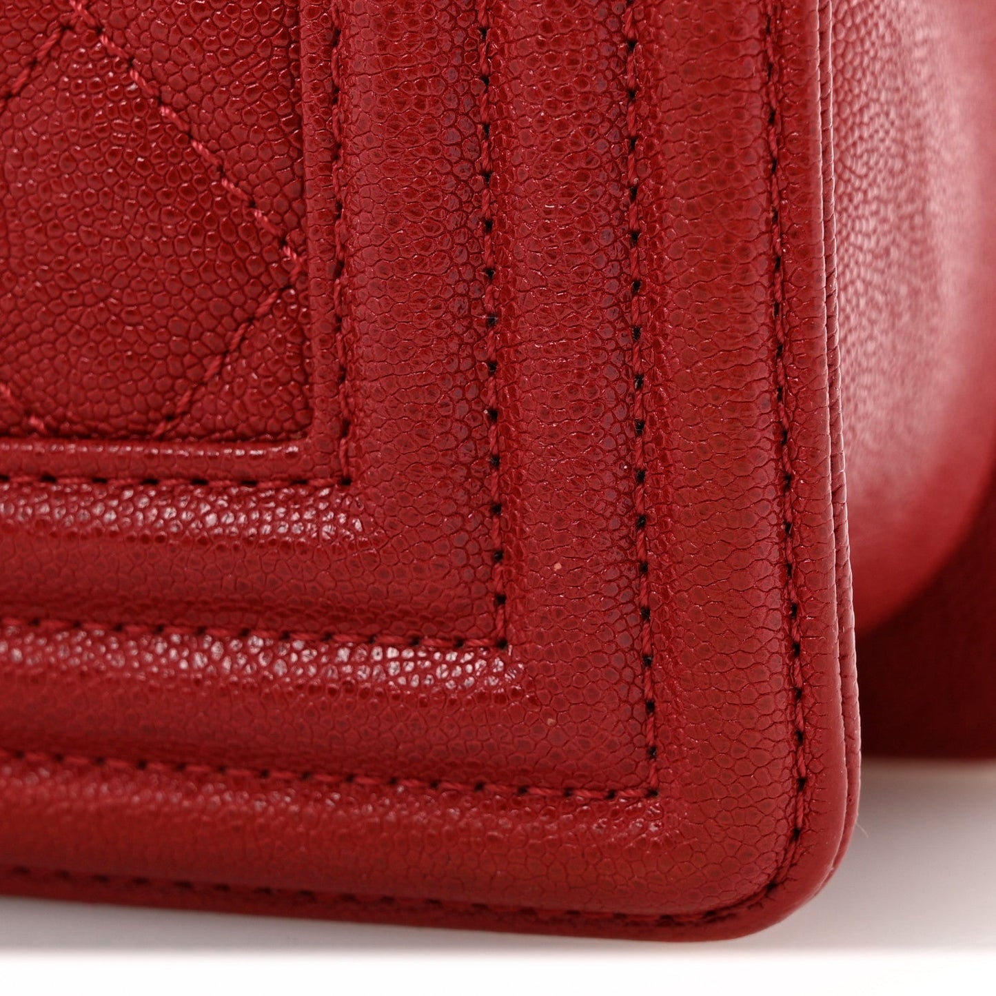 Caviar Quilted Medium Boy Flap Red