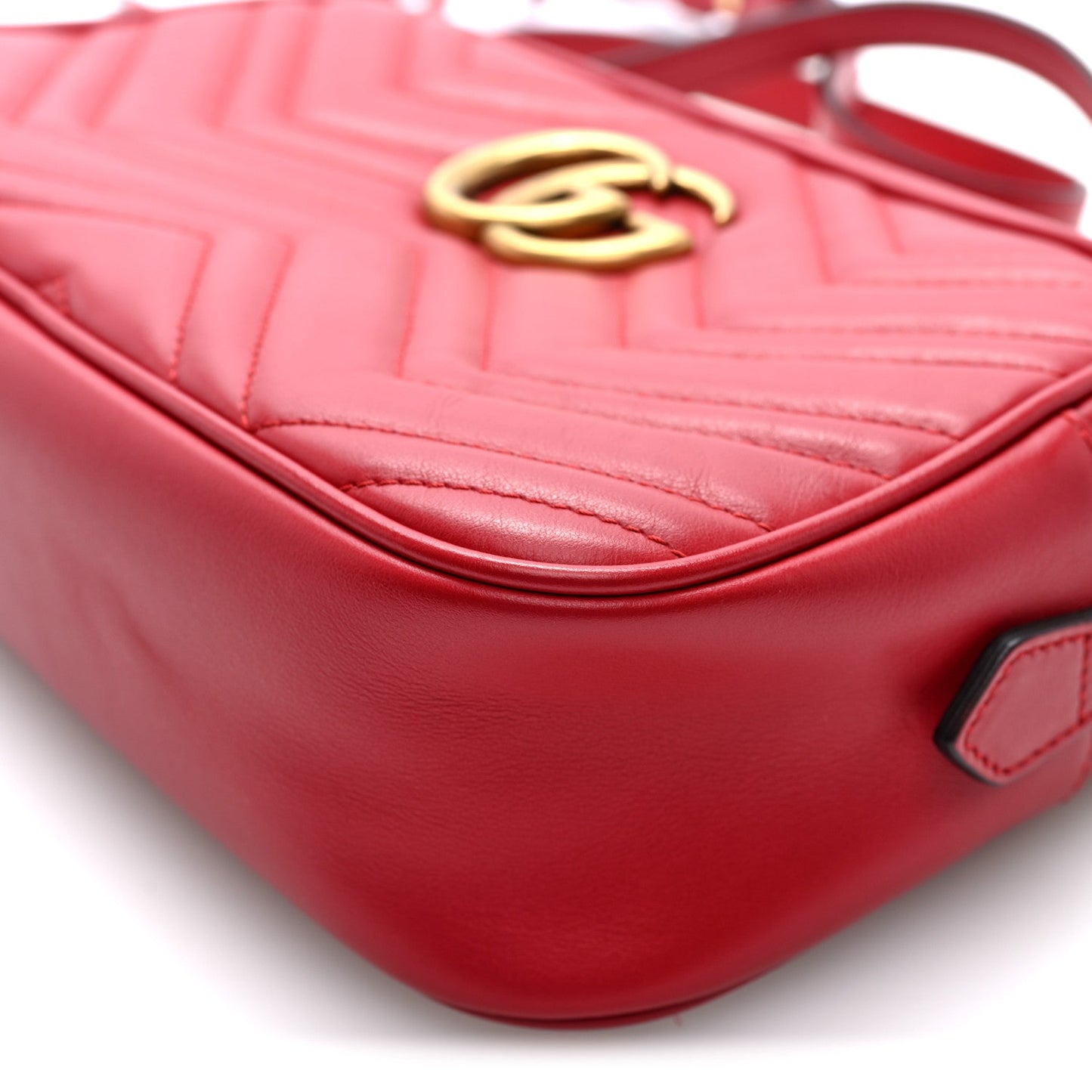 Calfskin Matelasse Small GG Marmont Chain Shoulder Bag Hibiscus Red