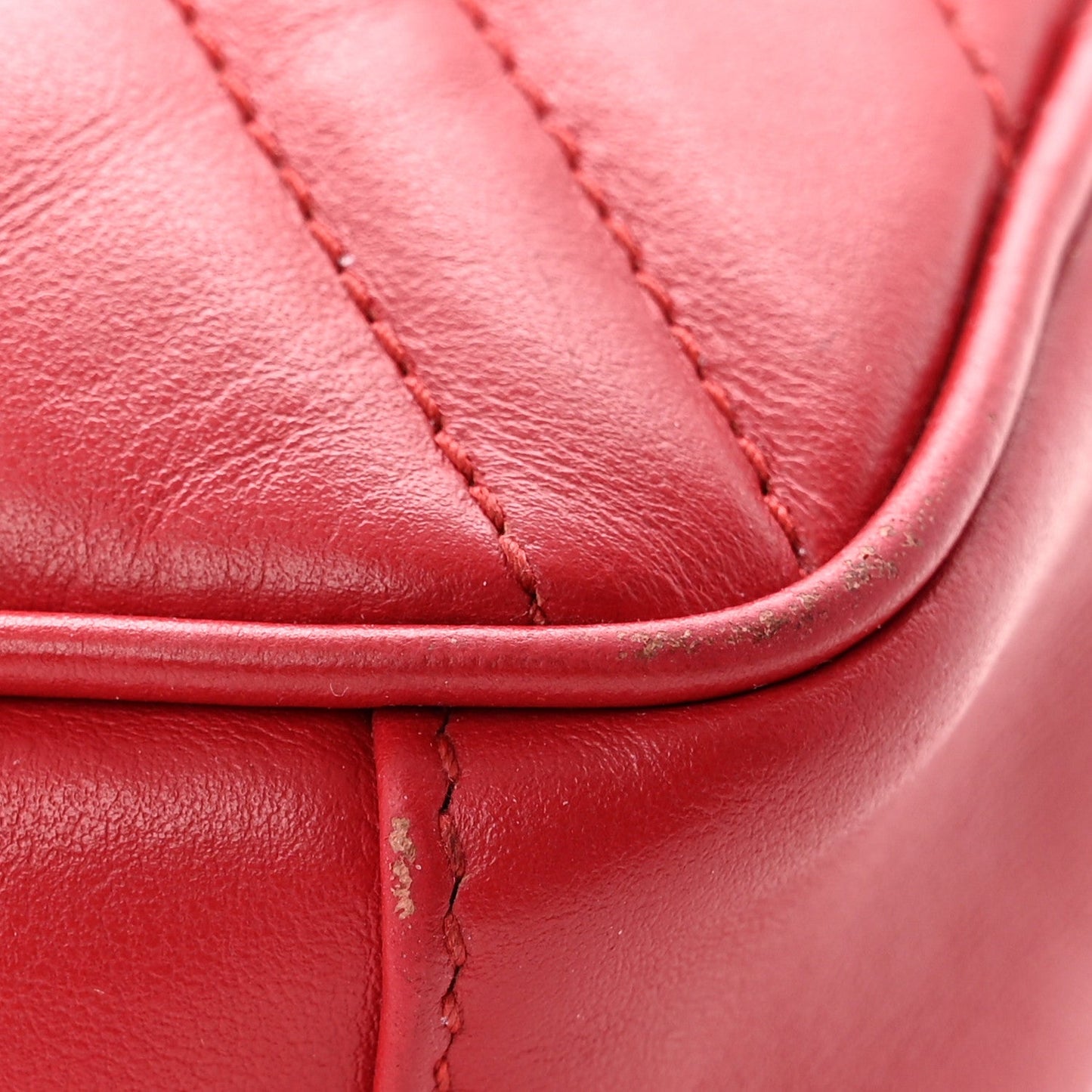 Calfskin Matelasse Mini GG Marmont Crossbody Bag Hibiscus Red Hibiscus Red
