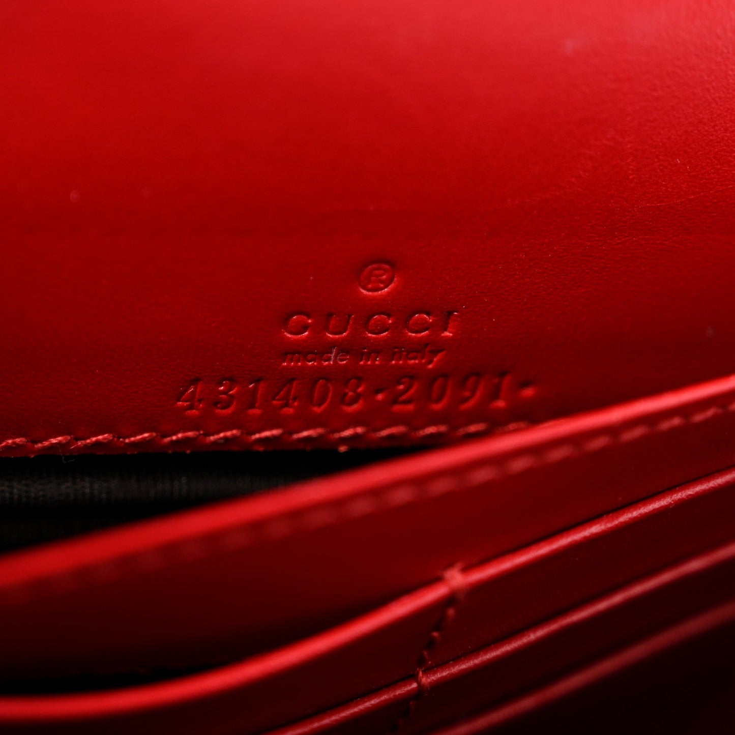Guccissima Signature Bowy Chain Wallet Hibiscus Red