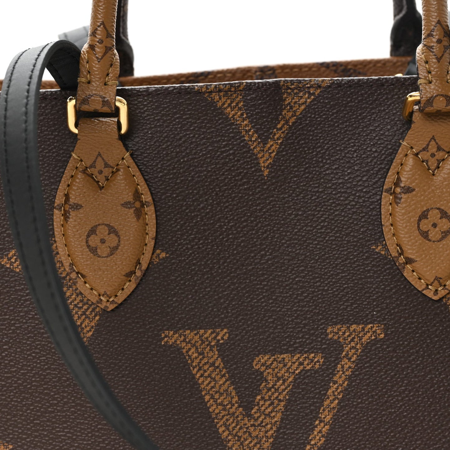 Reverse Monogram Giant Onthego MM