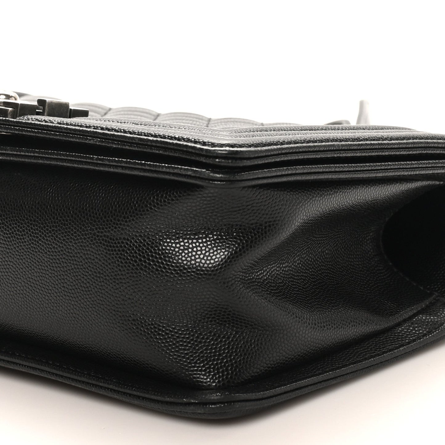 Caviar Quilted Medium Boy Flap Black