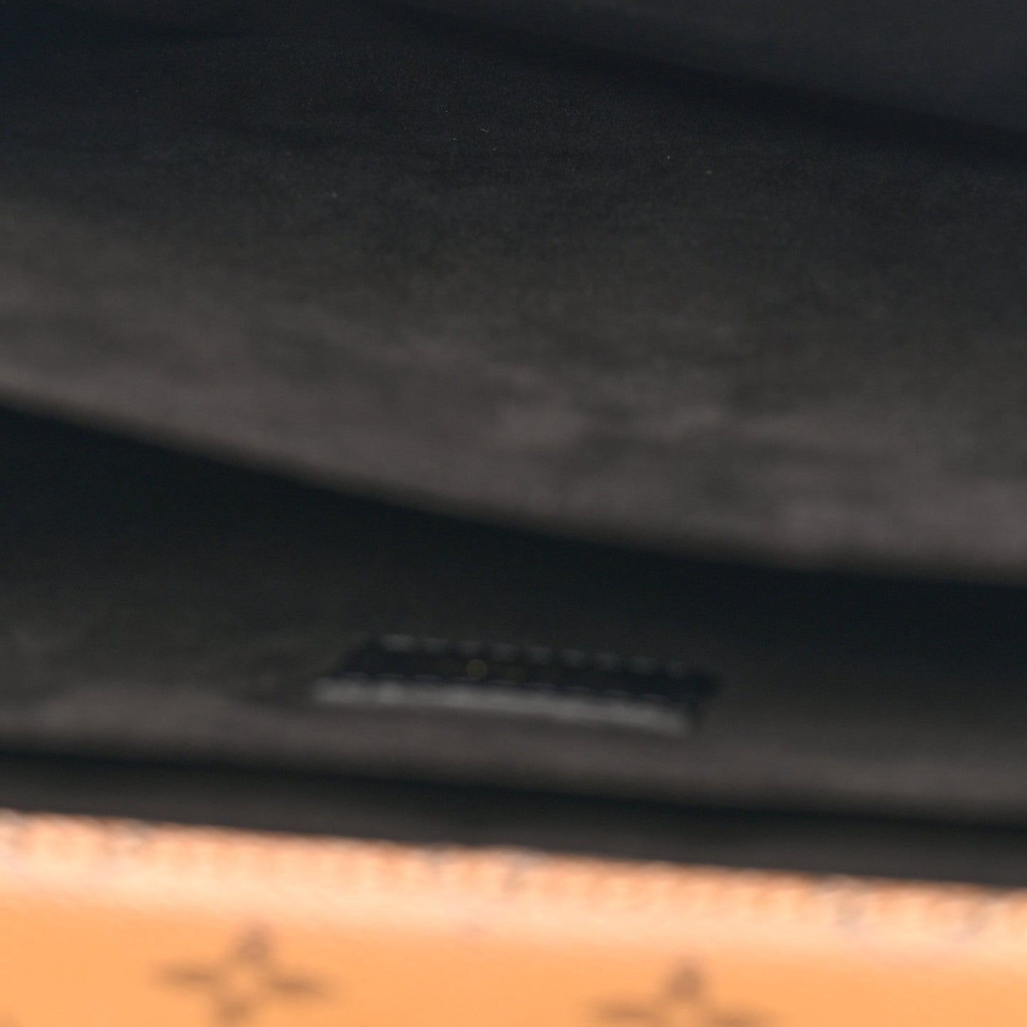 Reverse Monogram Pochette Metis
