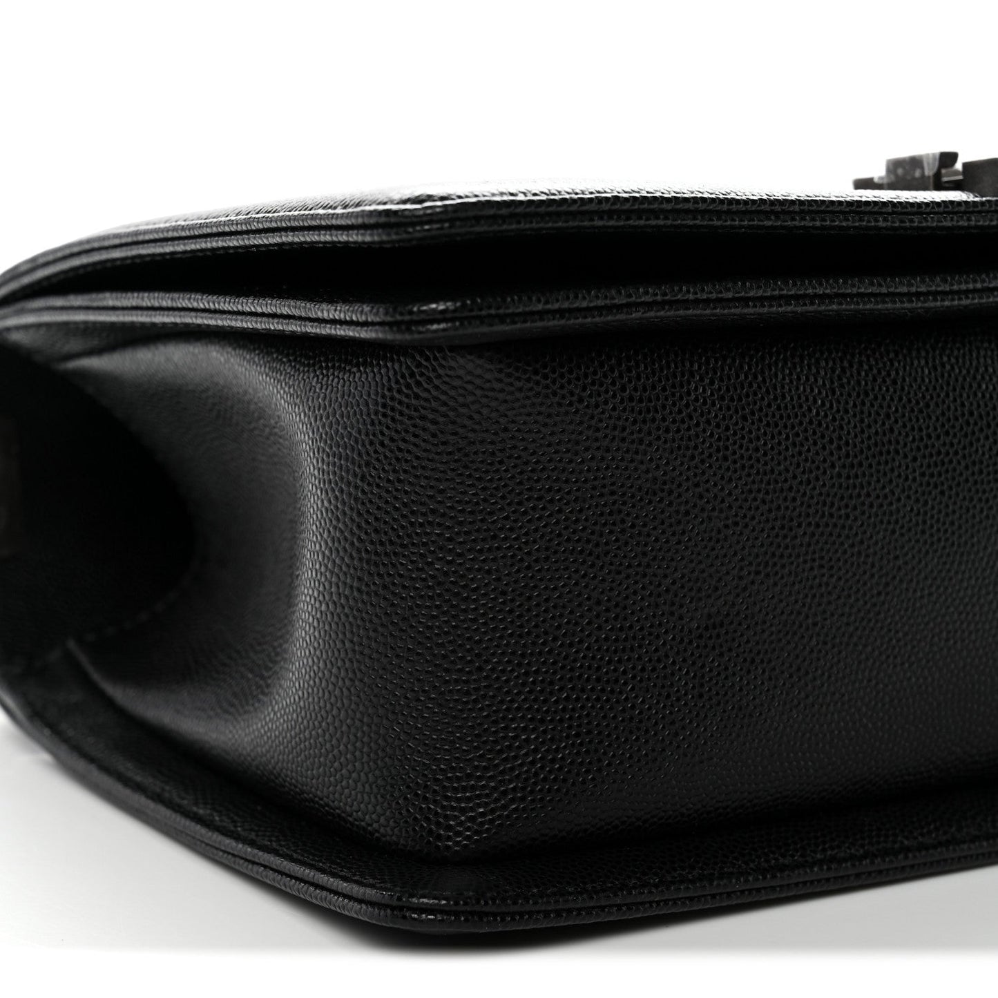 Caviar Quilted Medium Boy Flap Black