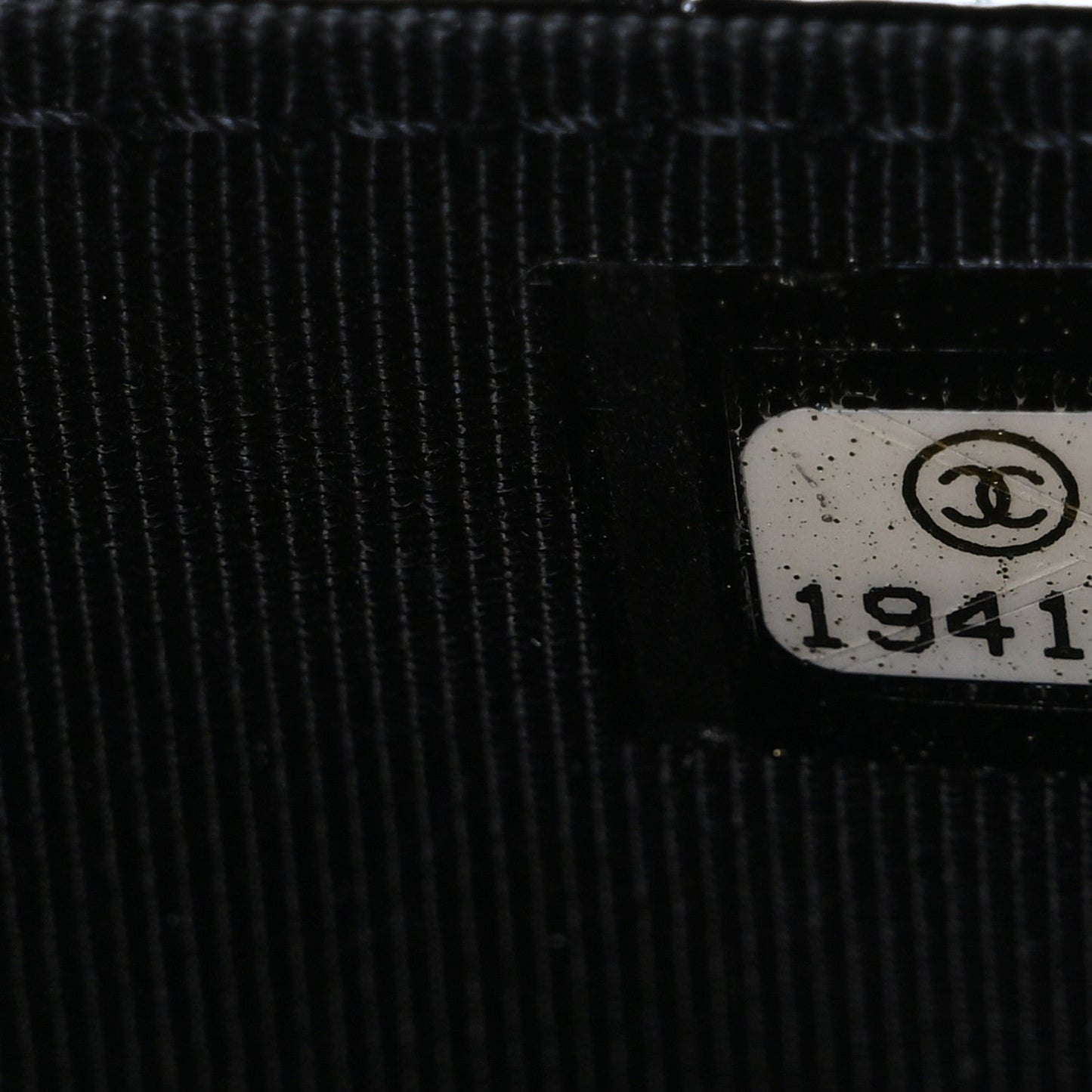 Patent Quilted Wallet On Chain WOC Black