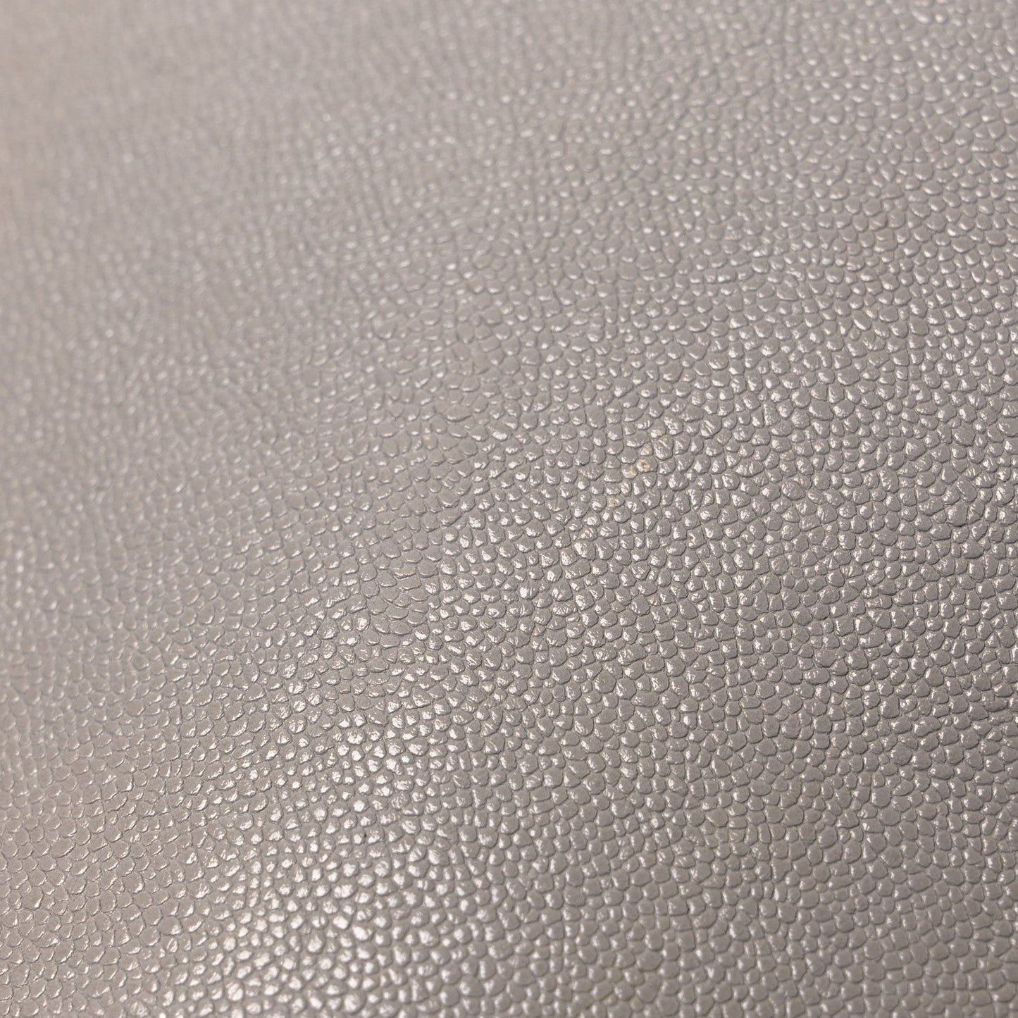 Caviar Quilted Medium Boy Flap Light Grey