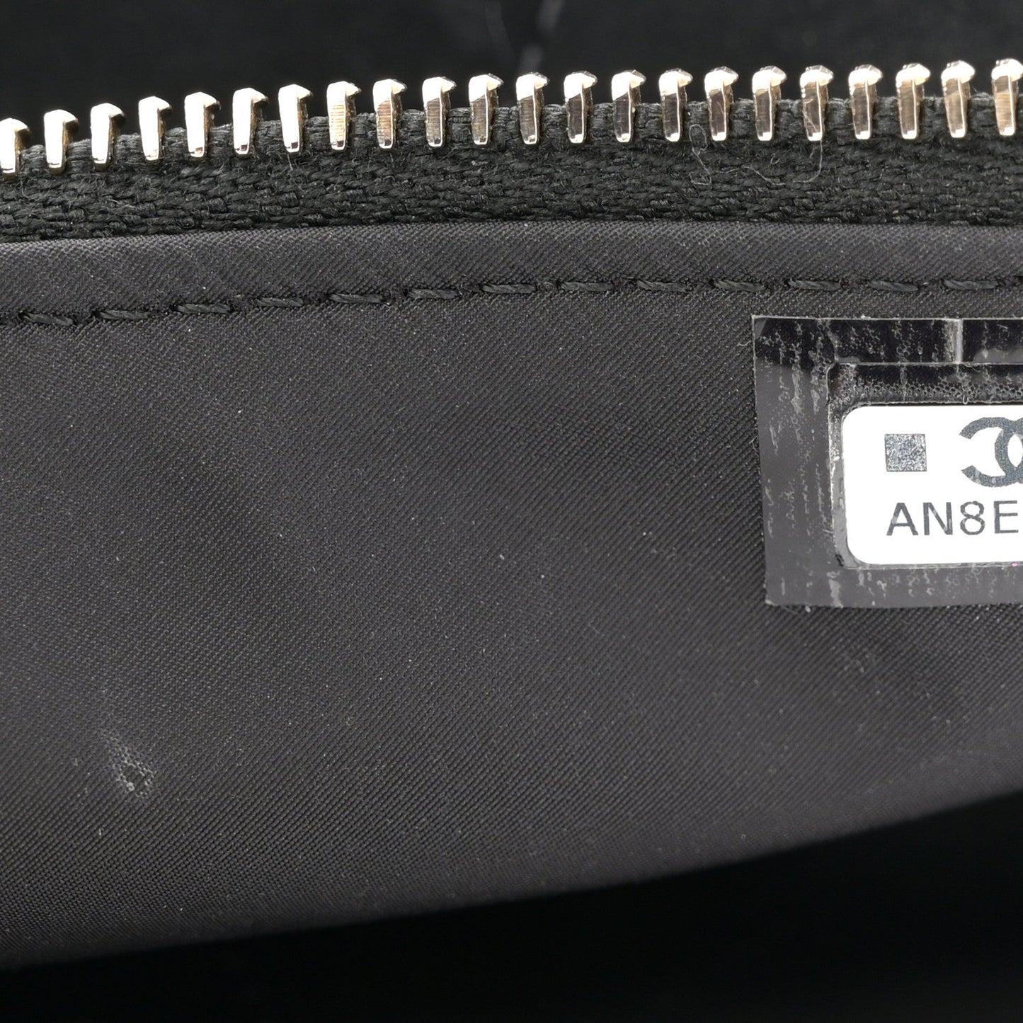 Velvet Effect Nylon Shiny Crumpled Calfskin Coco Neige Quilted Clutch With Chain Black