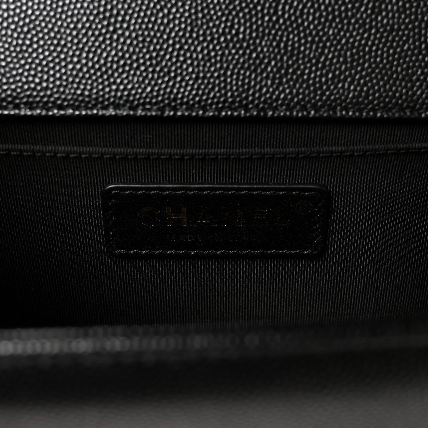 Caviar Quilted Medium Boy Flap Black