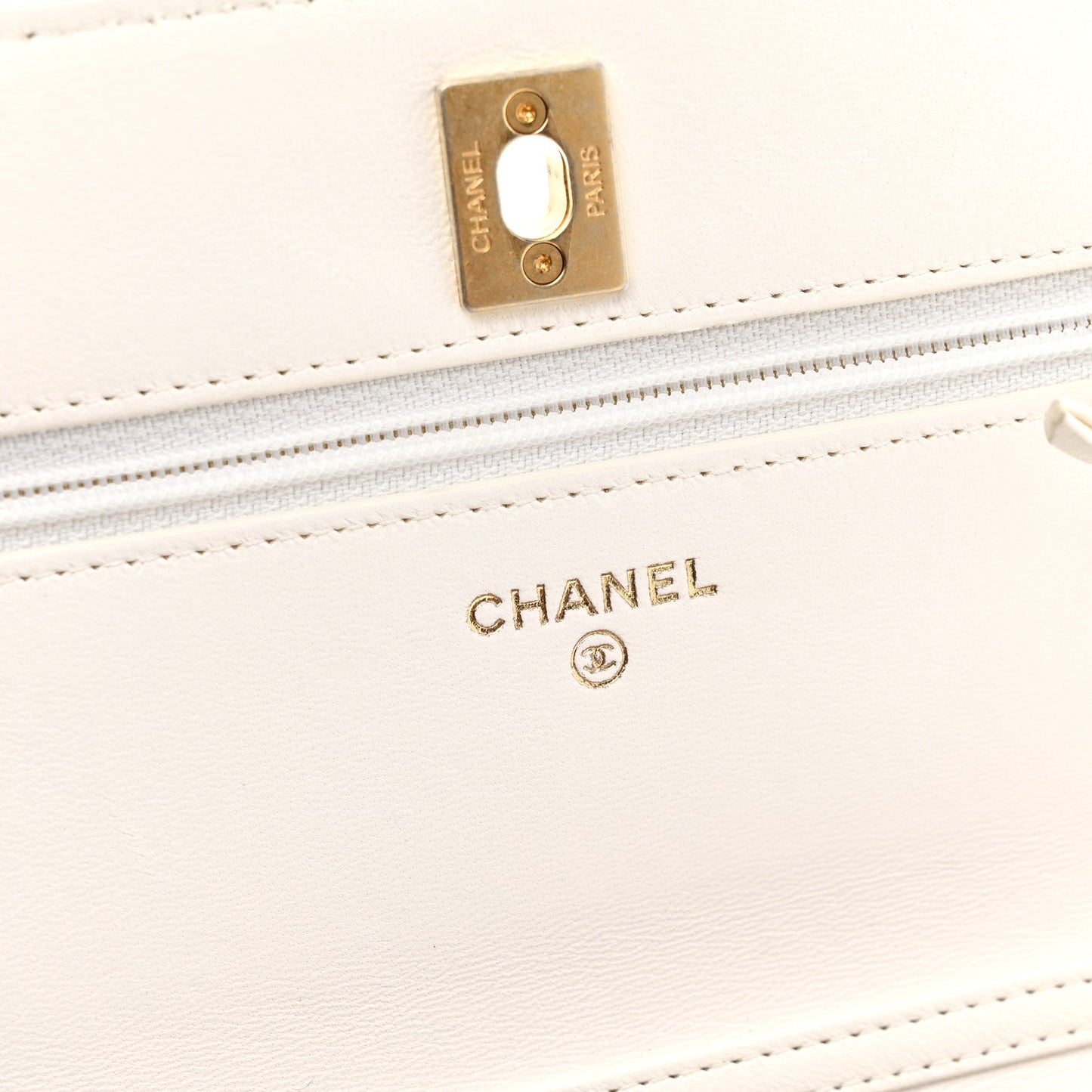Lambskin Quilted CC Pearl Crush Wallet on Chain WOC White