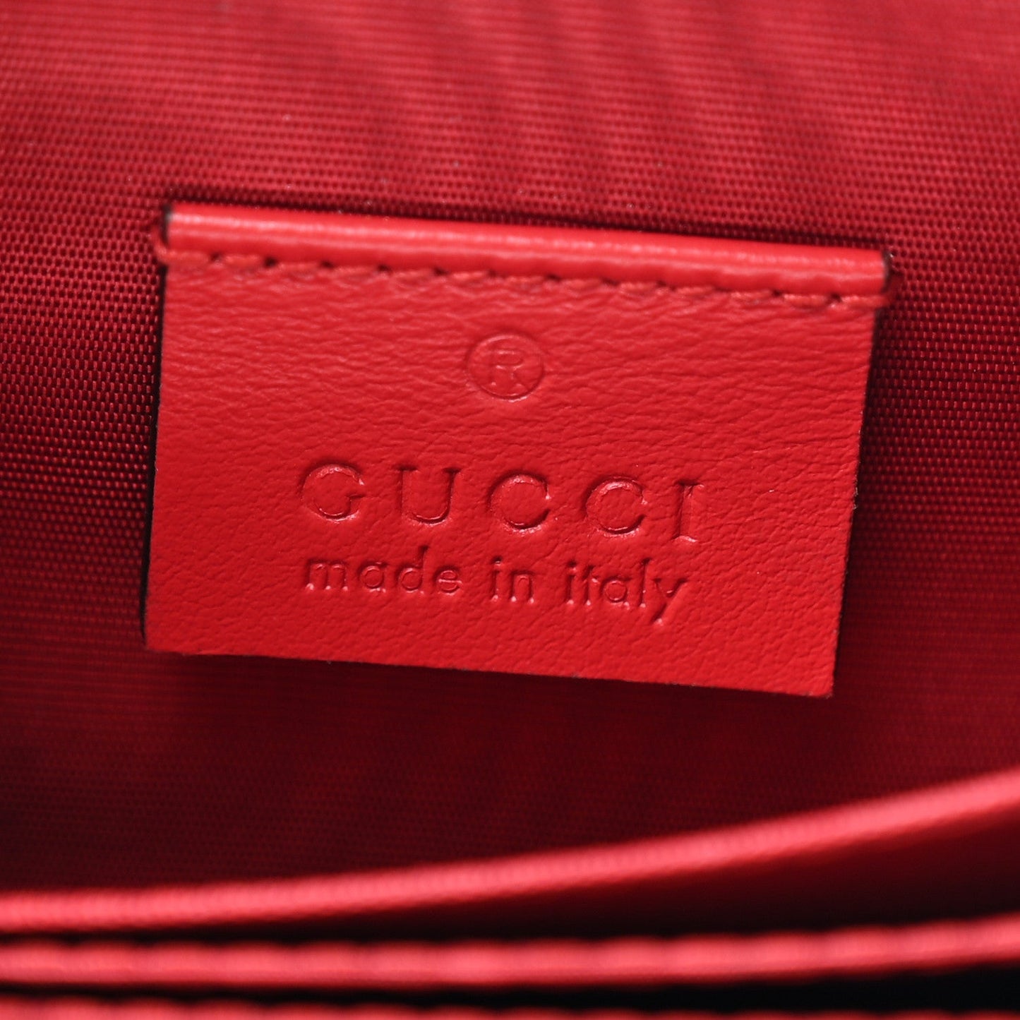 Calfskin Matelasse GG Marmont Zip Around Card Case Hibiscus Red