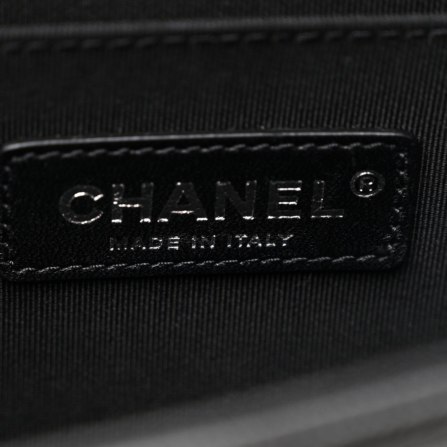 Caviar Quilted Medium Boy Flap Black