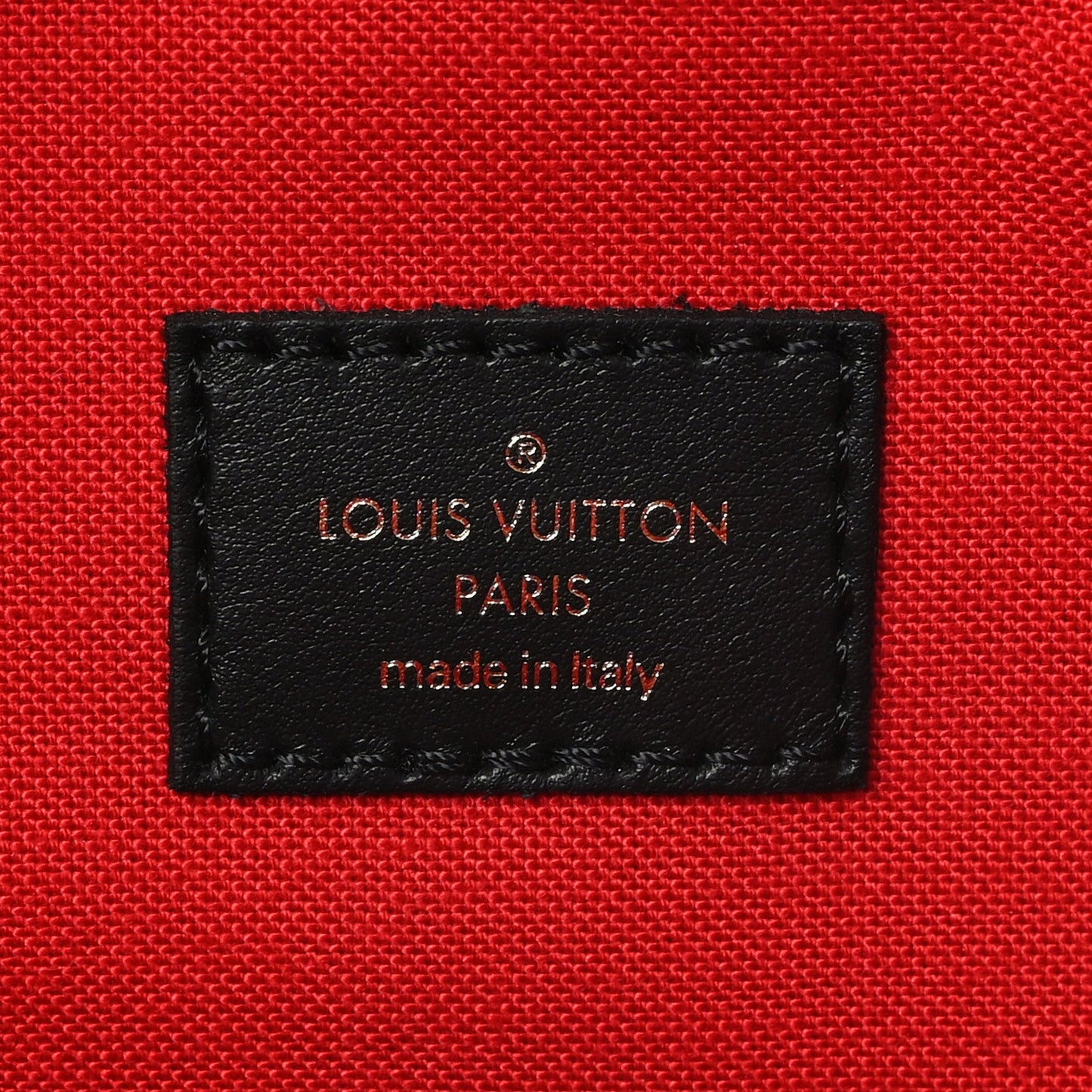 Reverse Monogram Giant Onthego Voyage
