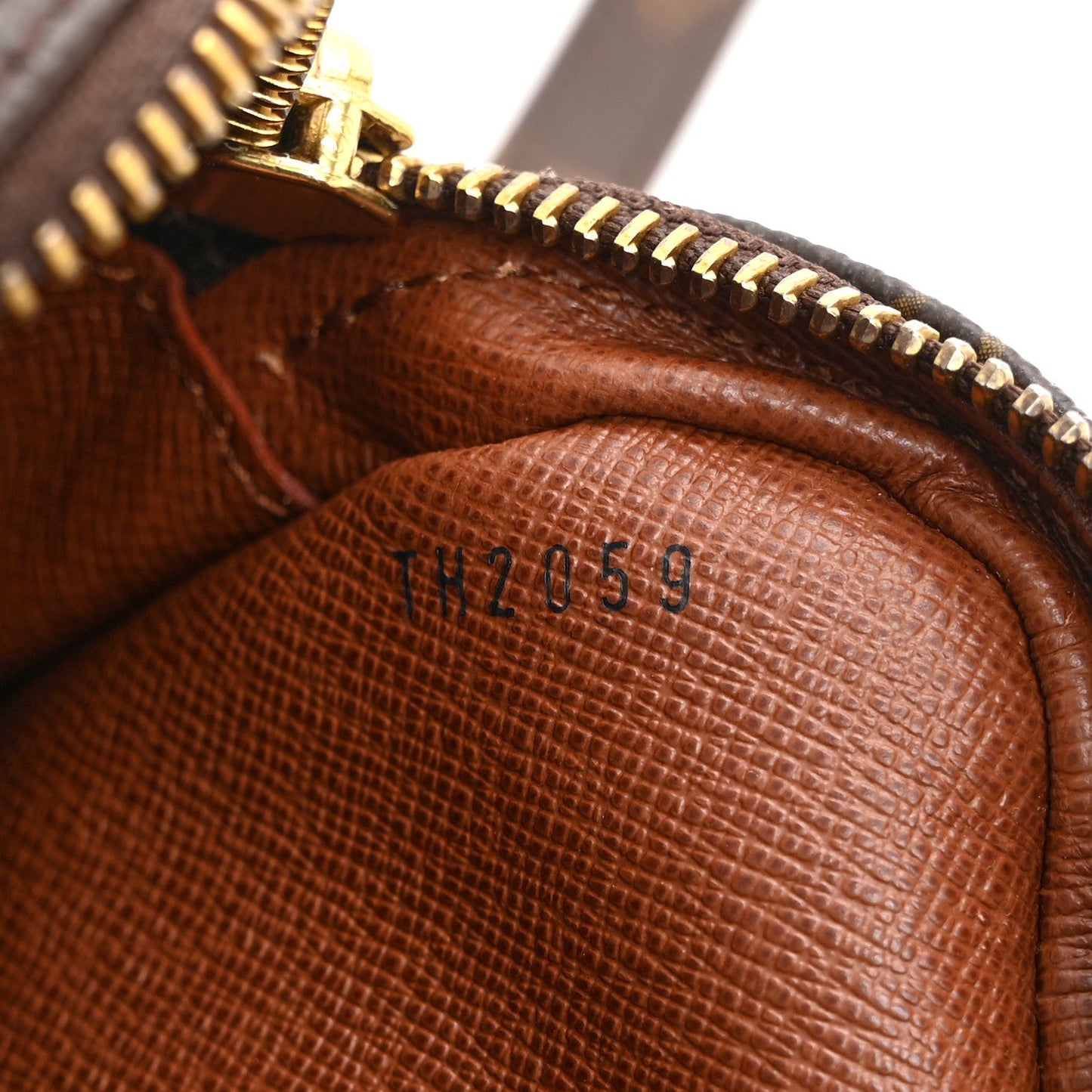 Monogram Amazone