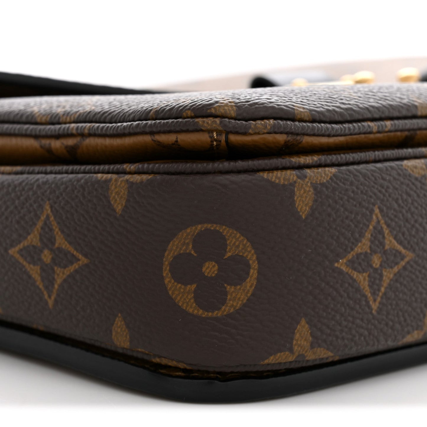 Reverse Monogram Pochette Metis
