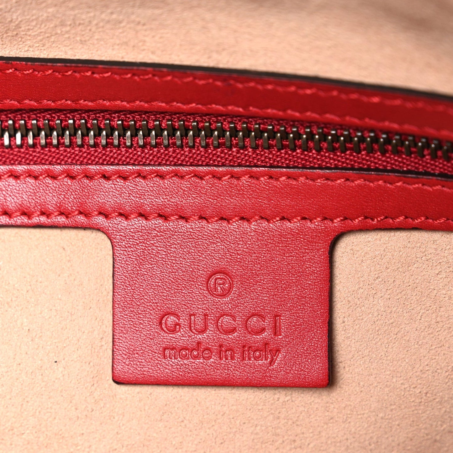 Calfskin Matelasse Medium GG Marmont Chain Shoulder Bag Hibiscus Red