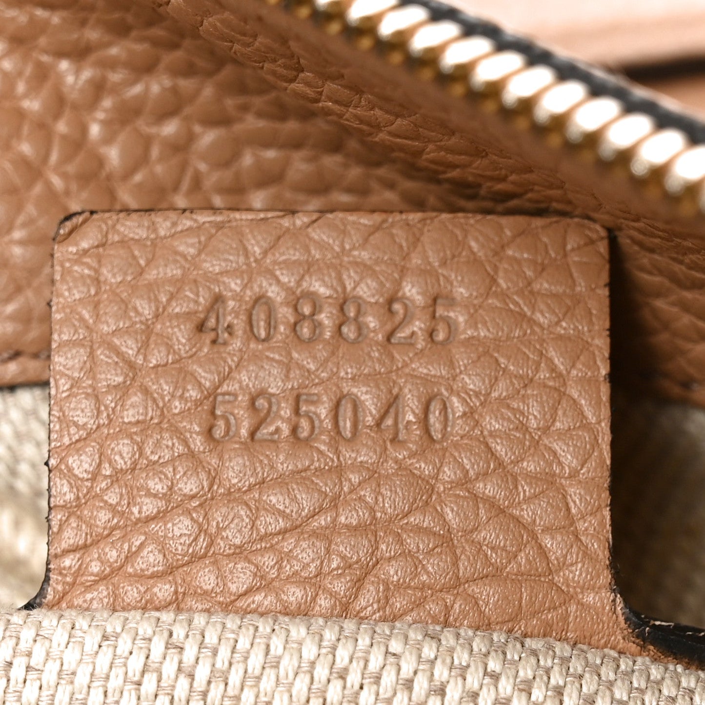 Pebbled Calfskin Large Soho Hobo Camelia