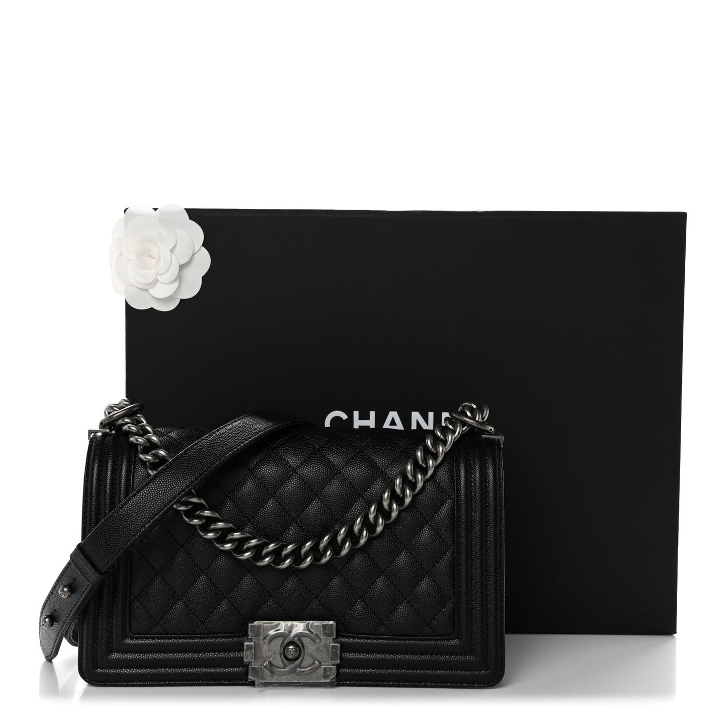 Caviar Quilted Medium Boy Flap Black