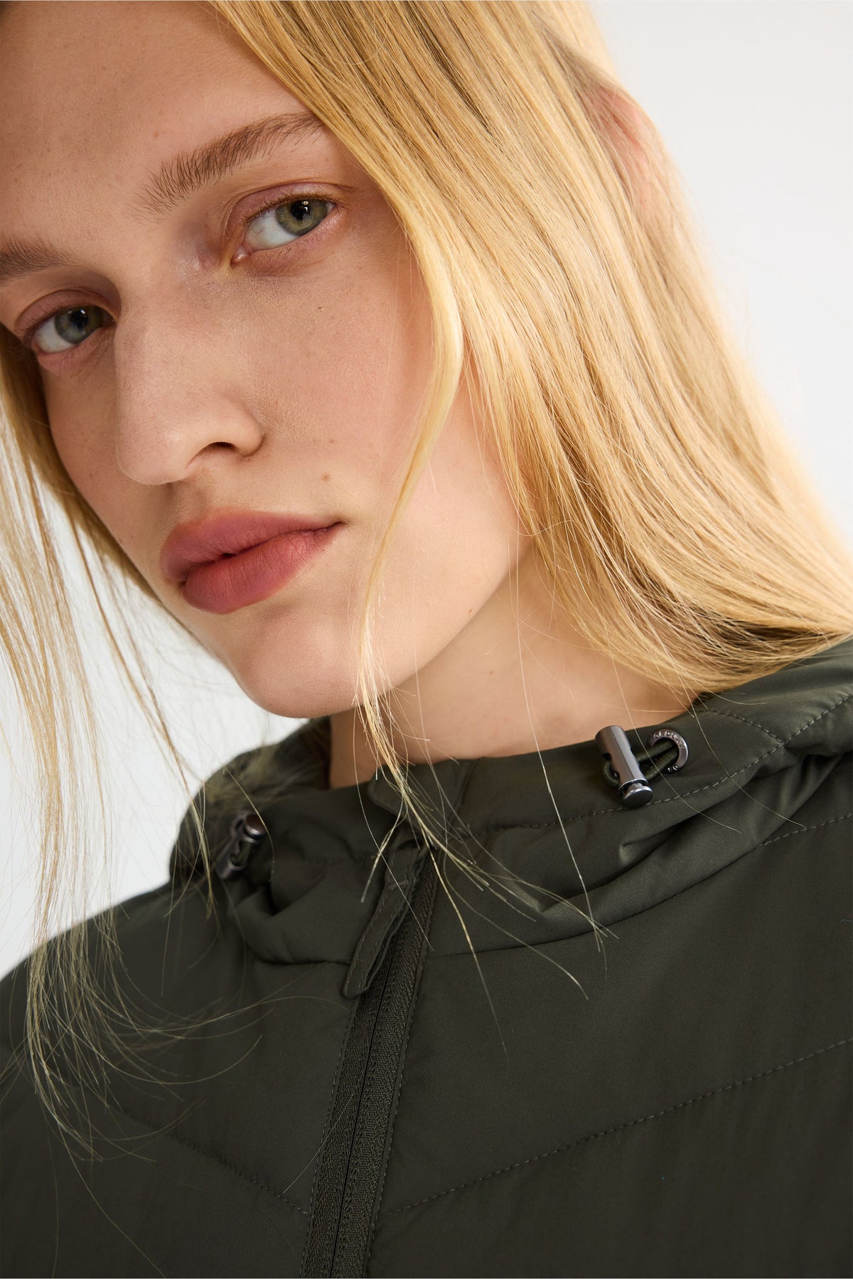 Air-Layer Lightweight Jacket with Hood