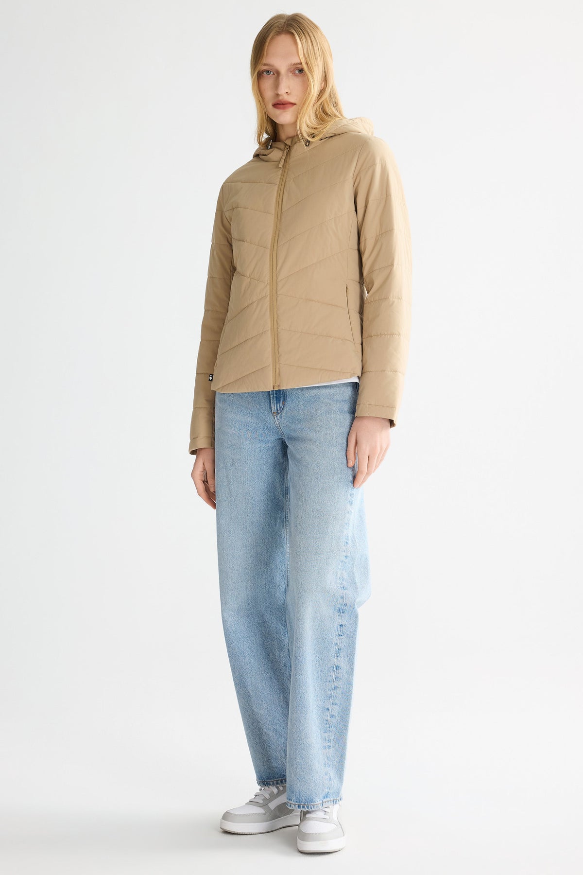 Flattering Quilted Puffer Lightweight Jacket with Hood
