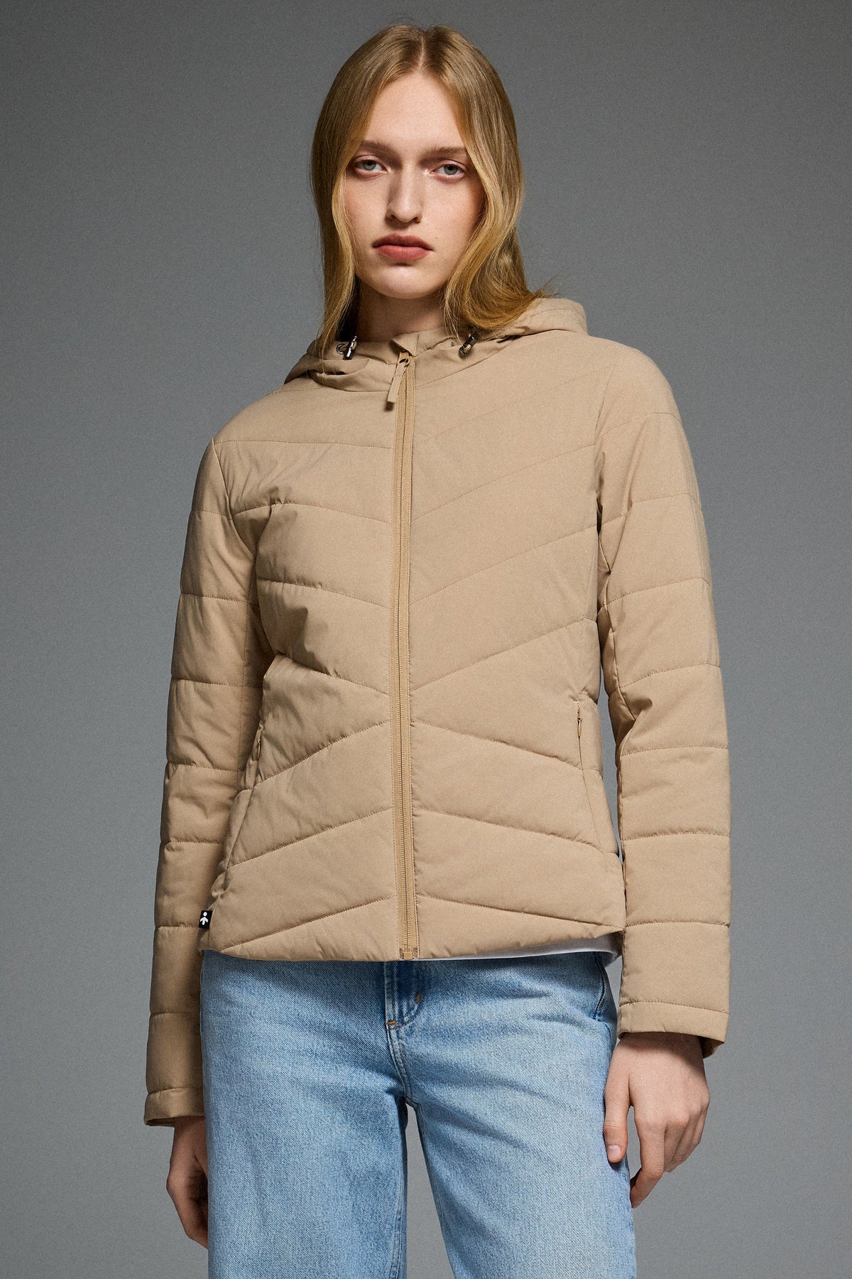 Flattering Quilted Puffer Lightweight Jacket with Hood