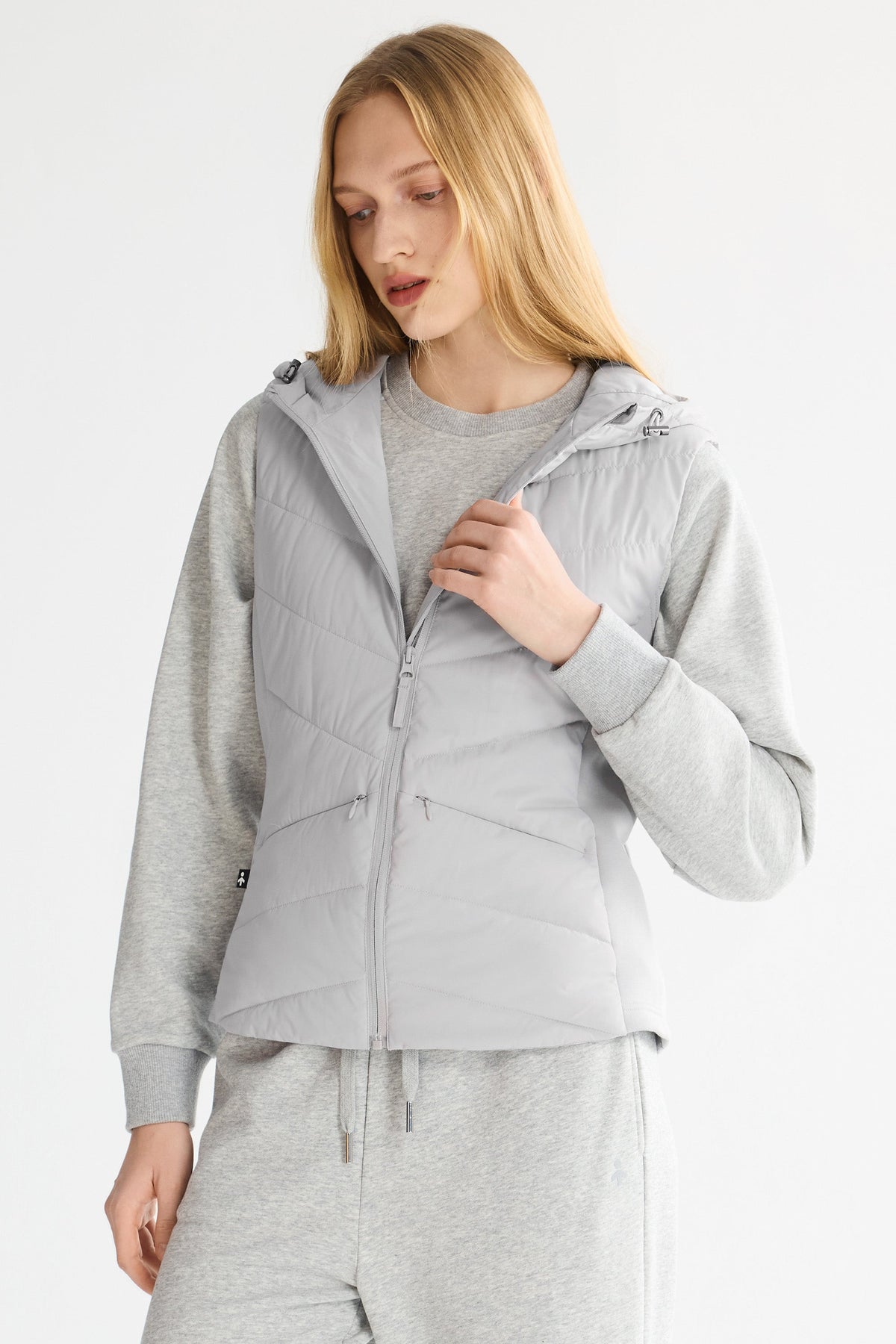 Quilted Vest with Slim-Fit Waist Design