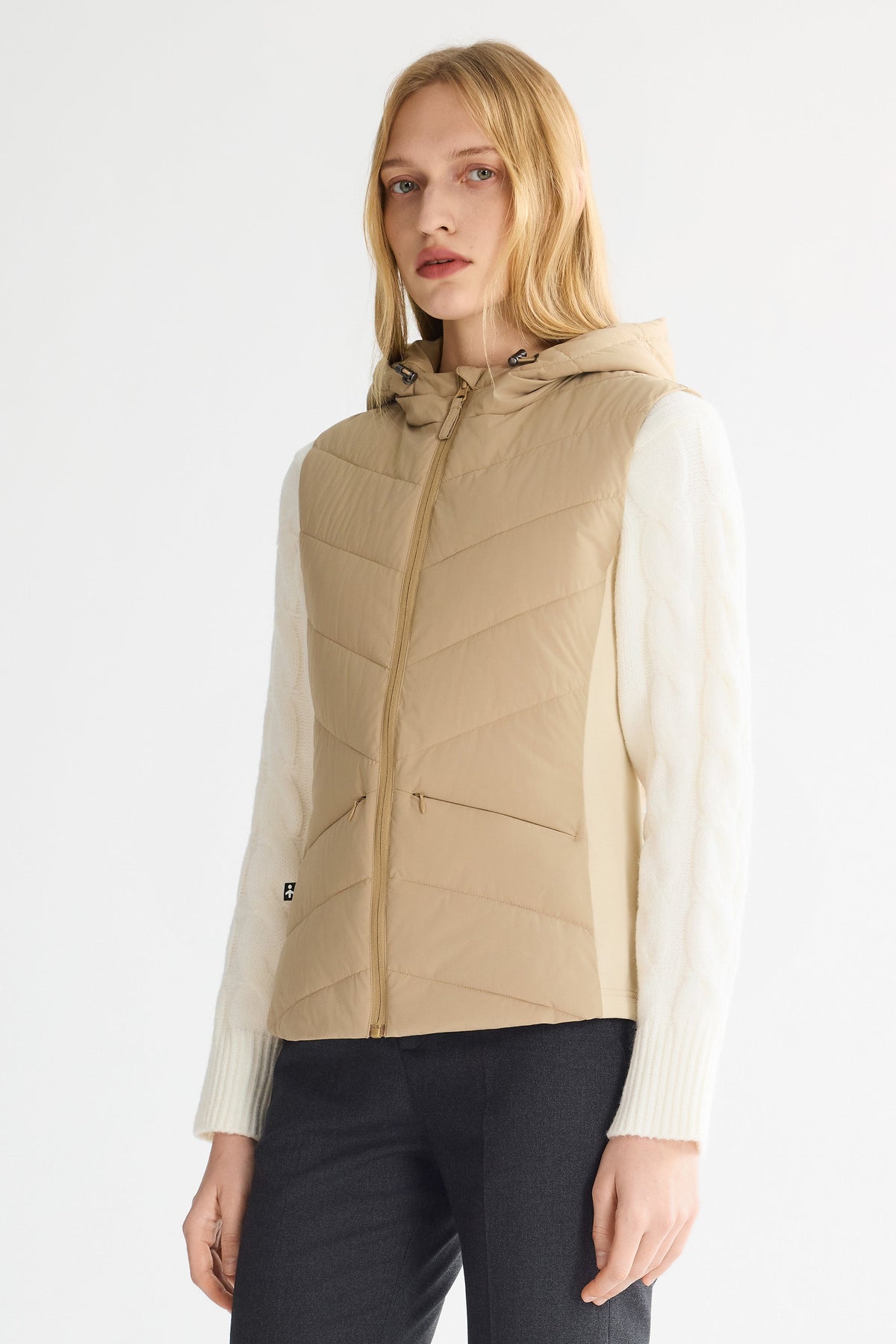 Quilted Vest with Slim-Fit Waist Design