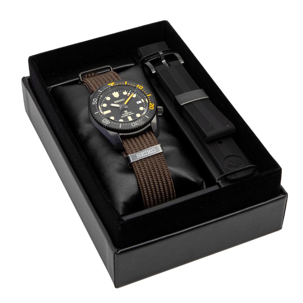 Seiko SPB255J1 Marine Master 200 M Black LT.ED Watch