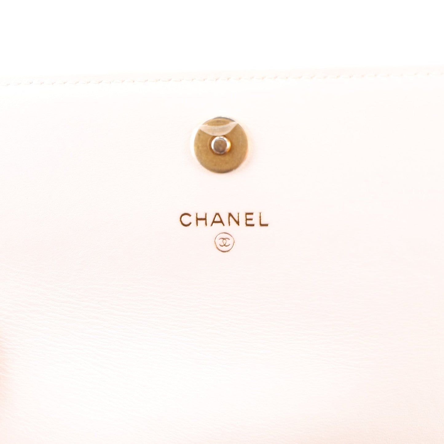 Calfskin Quilted Enchained Wallet On Chain WOC White