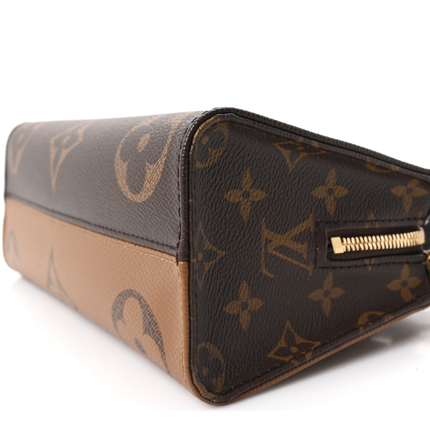 Reverse Monogram Giant OnTheGo East West Chain