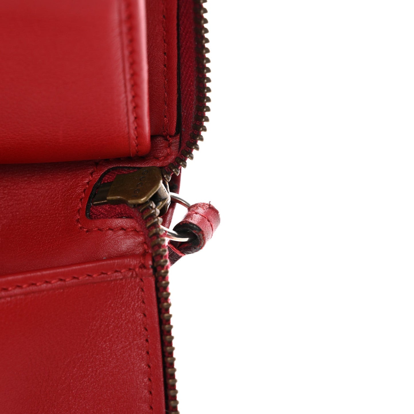 Calfskin Matelasse GG Marmont Zip Around Wallet Hibiscus Red