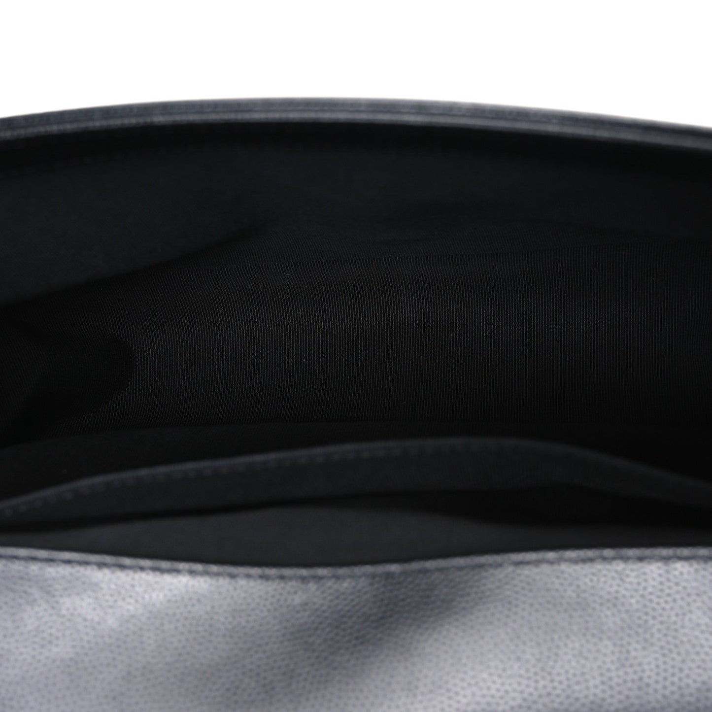Caviar Quilted Medium Boy Flap Black
