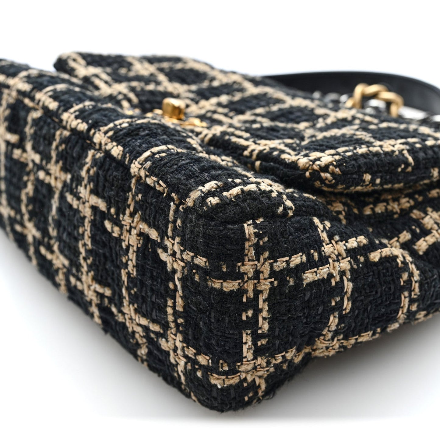 Tweed Quilted Medium Chanel 19 Flap Black Beige