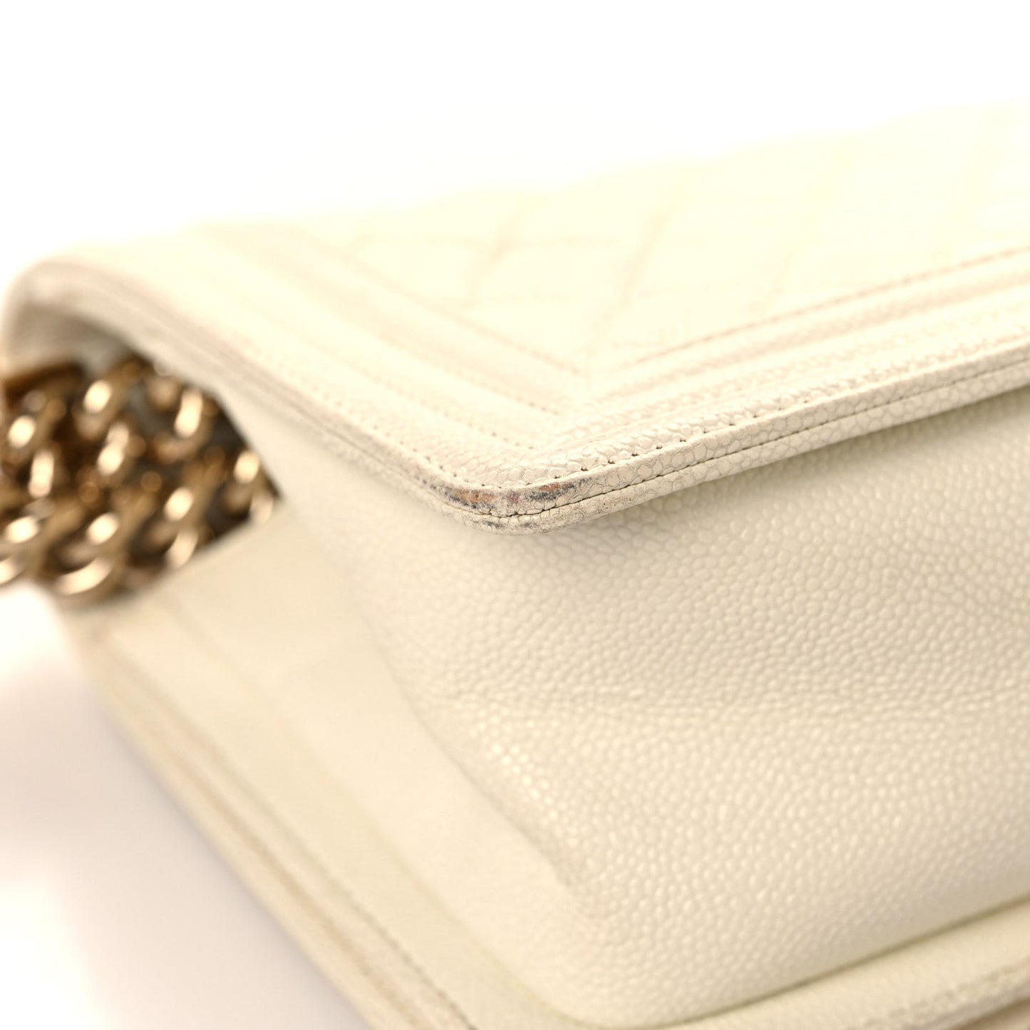 Caviar Quilted Medium Boy Flap White