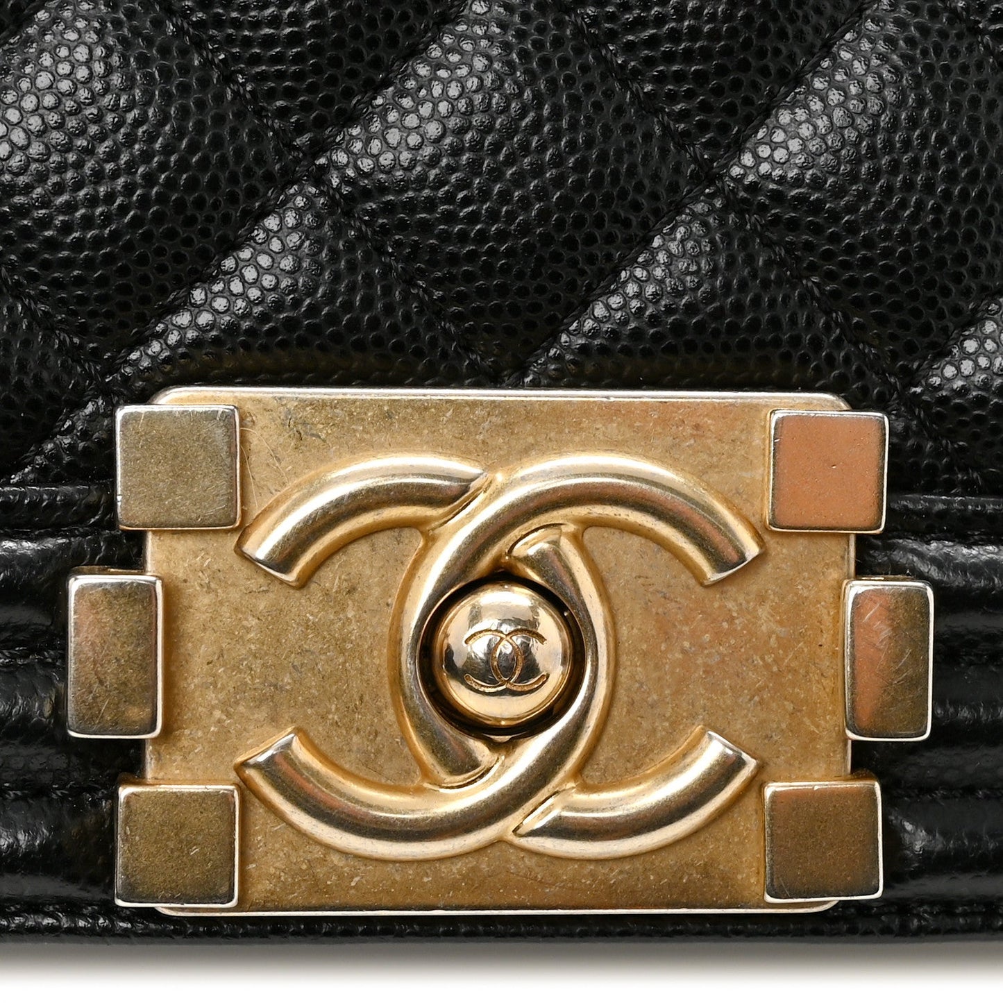 Caviar Quilted Medium Boy Flap Black
